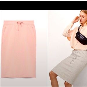 Aritzia TNA Cariboo Sweat Skirt Crystal Pink